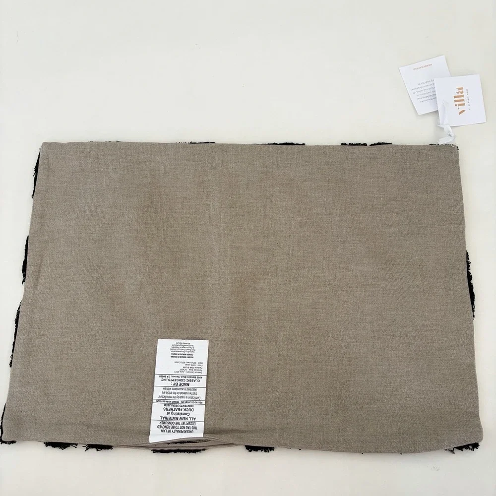 Pottery Barn Villa Cannon Diamond Textured Lumbar  14 x 20 Pillow Cover Black‎